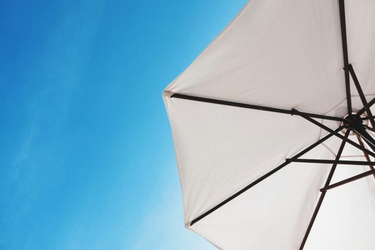 Comprehensive Guide to Choosing the Ideal Sun Sail Shade or Parasol for Your Commercial Property